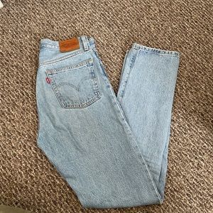straight leg levis